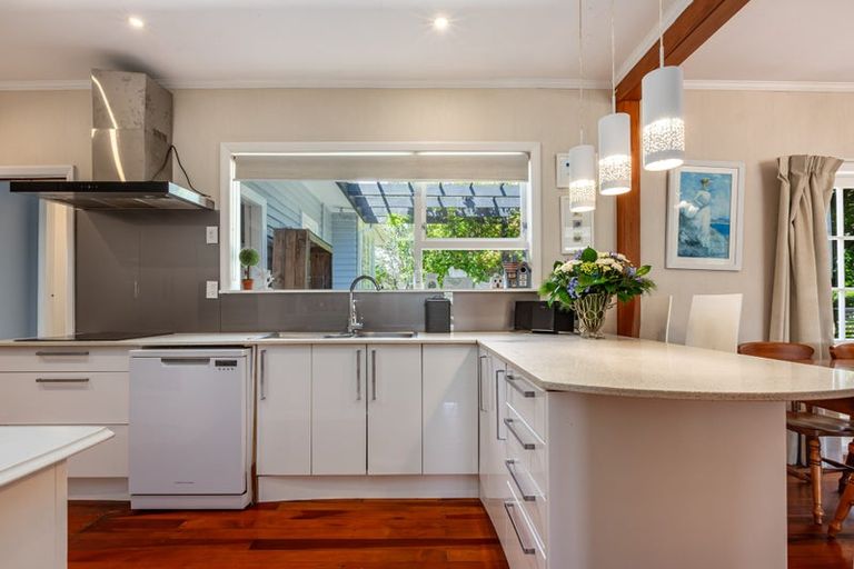 Photo of property in 18 Chester Road, Tawa, Wellington, 5028