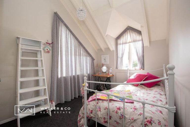 Photo of property in 15 Pempsey Street, Silverstream, Upper Hutt, 5019