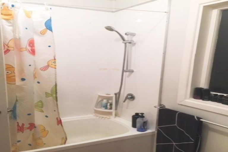 Photo of property in 122 Tawa Road, Kumeu, 0891