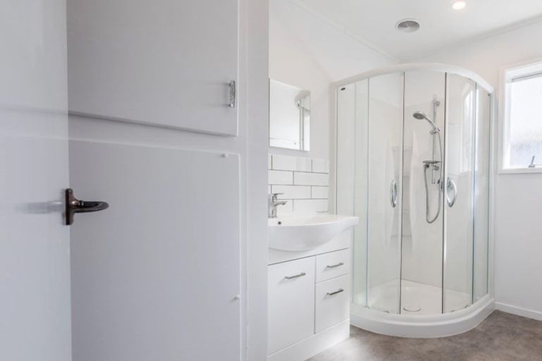 Photo of property in 2/16 Akehurst Avenue, New Lynn, Auckland, 0600