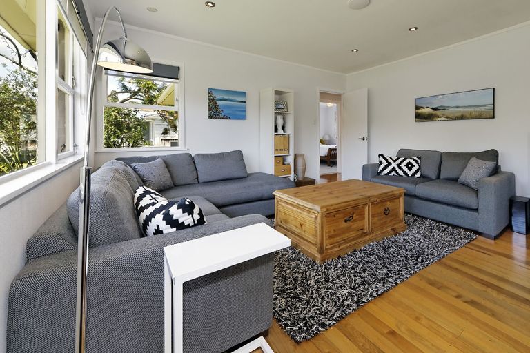 Photo of property in 45 Stottholm Road, Titirangi, Auckland, 0604