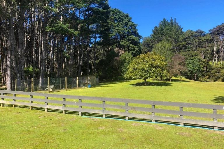 Photo of property in 14 Yelash Road, Massey, Auckland, 0614