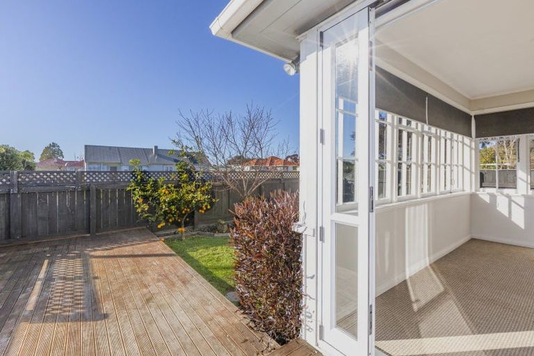 Photo of property in 37 Nuffield Avenue, Marewa, Napier, 4110