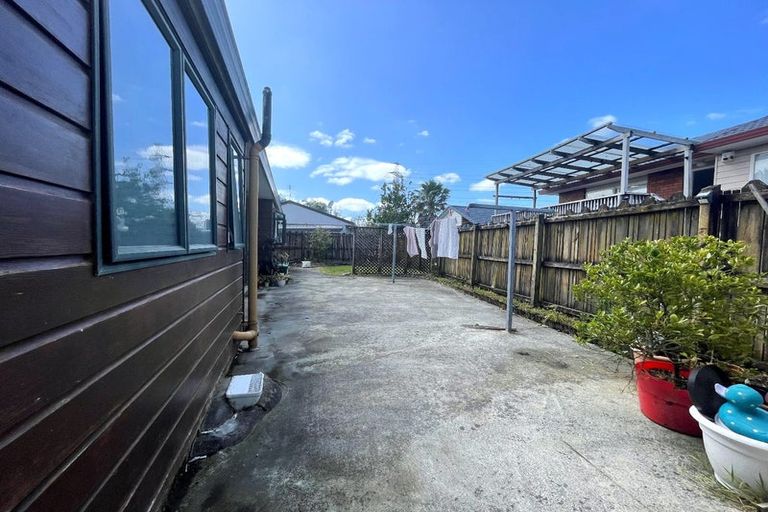 Photo of property in 1/9 Midvale Place, Burswood, Auckland, 2013