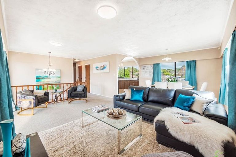 Photo of property in 2/4 Albert Street, Papakura, 2110