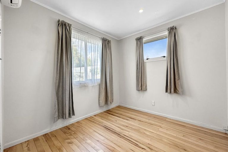 Photo of property in 41 Chorley Avenue, Massey, Auckland, 0614