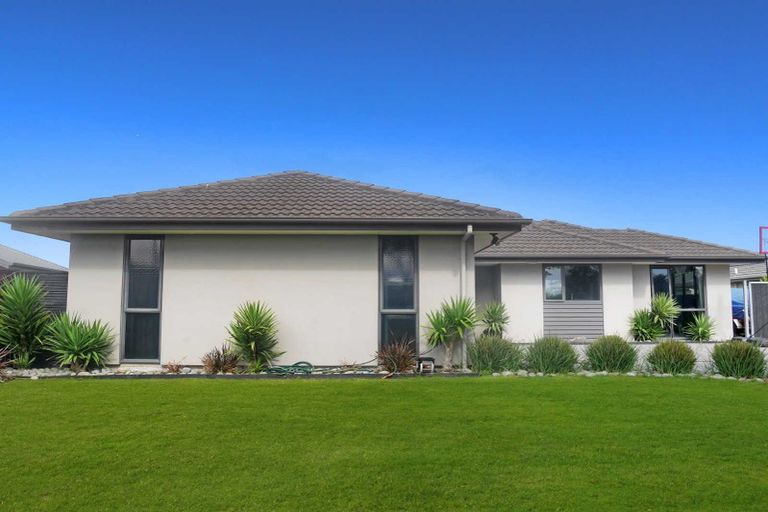 Photo of property in 29 Mataroa Place, Parklands, Christchurch, 8083