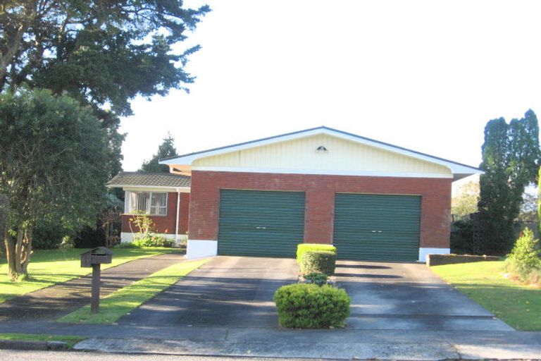 Photo of property in 60 Lawrence Crescent, Hillpark, Auckland, 2102