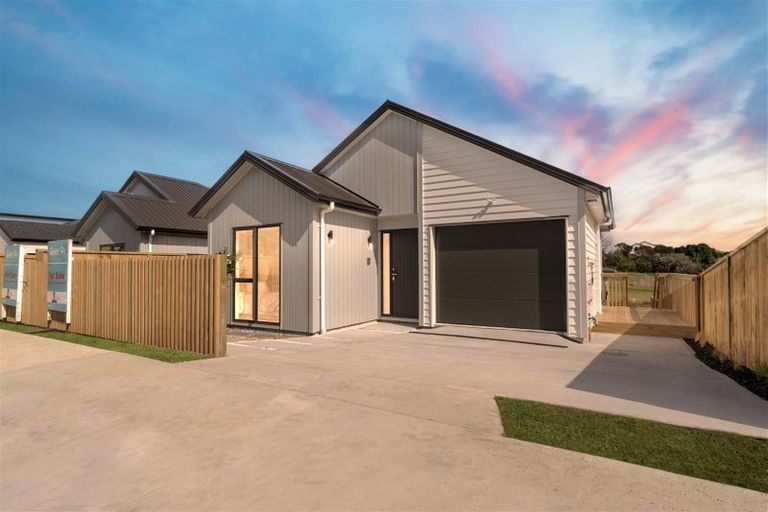 Photo of property in 34 Whakairo Crescent, Gulf Harbour, Whangaparaoa, 0930