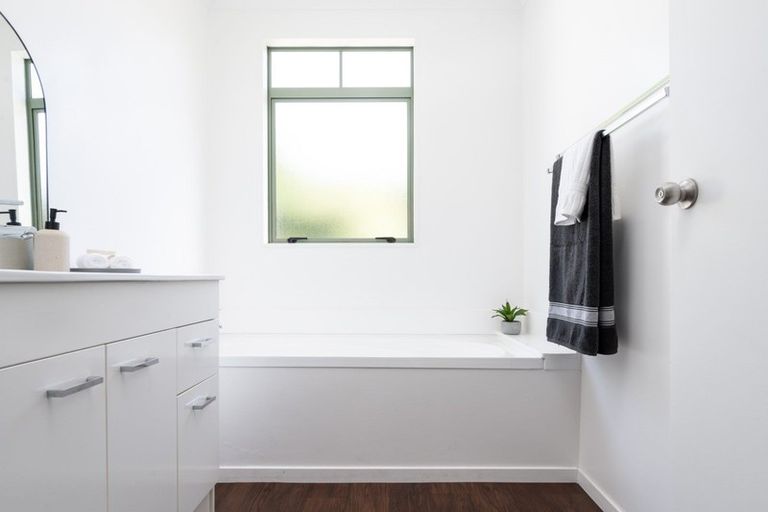 Photo of property in 52 Byron Street, Leamington, Cambridge, 3432