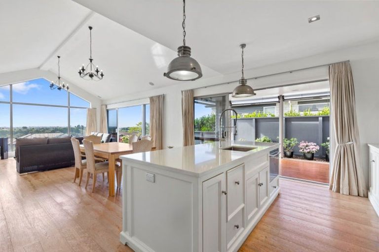 Photo of property in 22 Estuary View Road, Welcome Bay, Tauranga, 3112