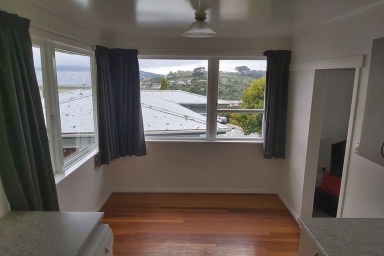 Photo of property in 92 Beazley Avenue, Paparangi, Wellington, 6037