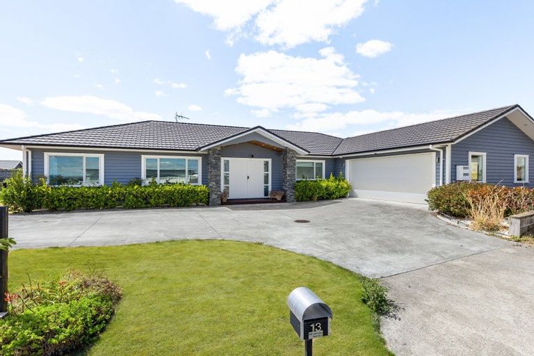 Photo of property in 13 Dulverton Rise, Flagstaff, Hamilton, 3210