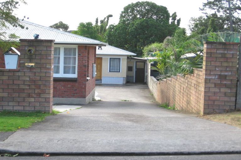 Photo of property in 15 Amberley Avenue, Te Atatu South, Auckland, 0610