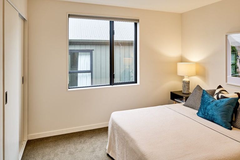 Photo of property in 19/6 Oswald Crescent, Paparangi, Wellington, 6037