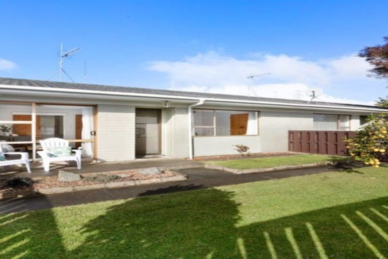 Photo of property in 2/15 Latham Avenue, Pakuranga, Auckland, 2010