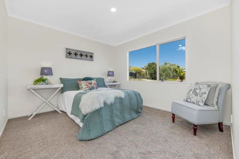 Photo of property in 28 Santa Ana Drive, Dannemora, Auckland, 2016