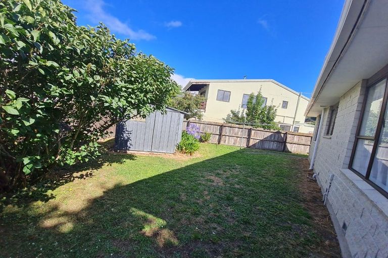 Photo of property in 2/44 Laing Crescent, Heathcote Valley, Christchurch, 8022