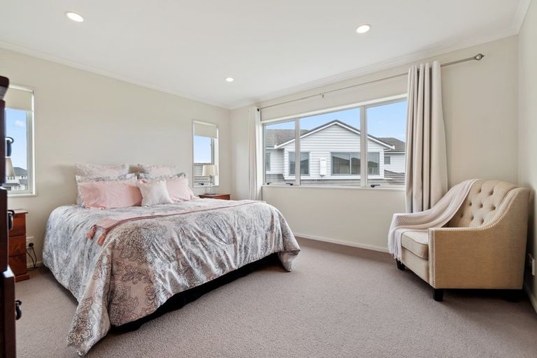 Photo of property in 32 Bayvista Drive, Karaka, Papakura, 2113