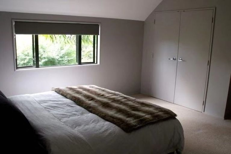 Photo of property in 26a Chedworth Drive, Glenfield, Auckland, 0629