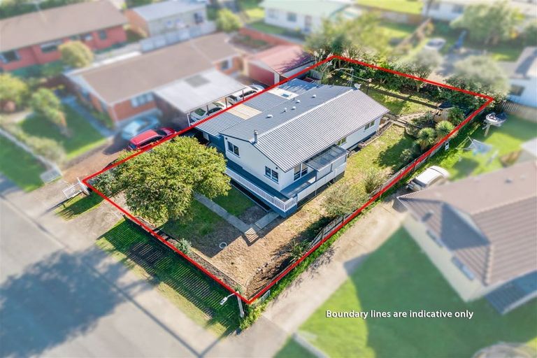 Photo of property in 43 Aldern Road, Massey, Auckland, 0614