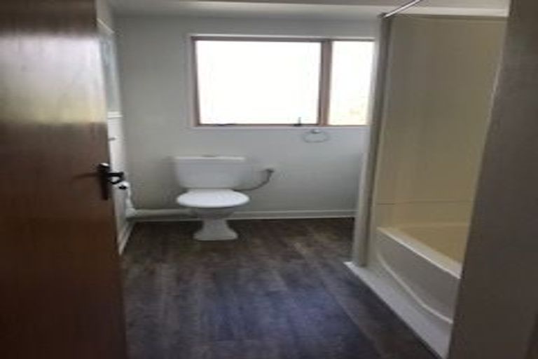 Photo of property in 95a Churton Drive, Churton Park, Wellington, 6037