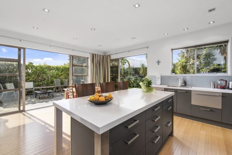 Photo of property in 6 Regent Street, Devonport, Auckland, 0624