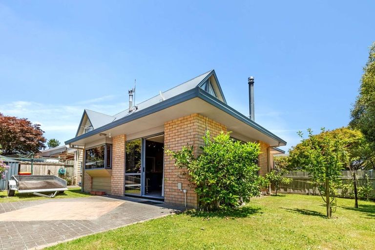 Photo of property in 2 Elmslie Place, Owhata, Rotorua, 3010