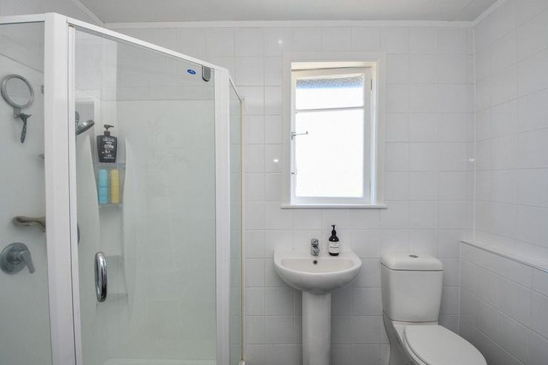 Photo of property in 10 Fairbrother Street, Carterton, 5713