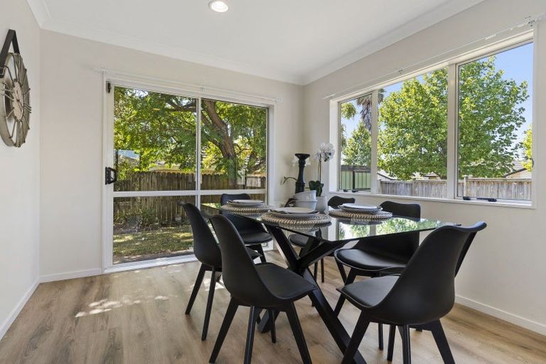 Photo of property in 28 Craigavon Drive, East Tamaki, Auckland, 2013