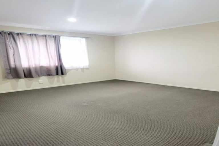 Photo of property in 77 Pitt Avenue, Clendon Park, Auckland, 2103