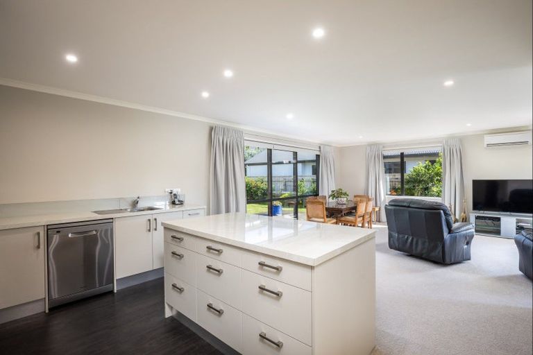 Photo of property in 38 Fernbrook Drive, Hurworth, New Plymouth, 4310