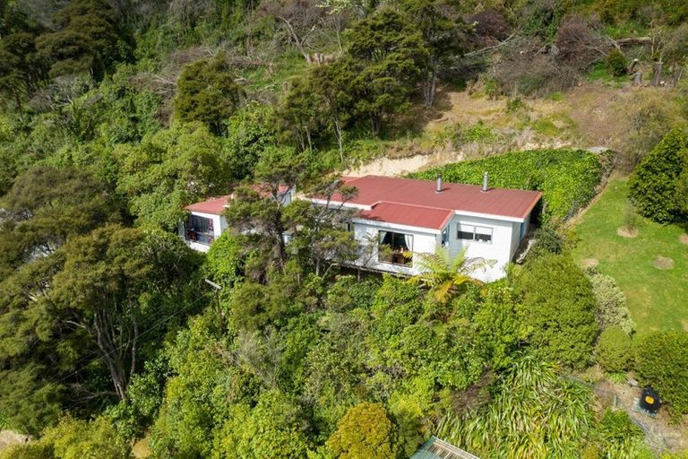 Photo of property in 13 Arthur Crescent, Waikawa, Picton, 7220