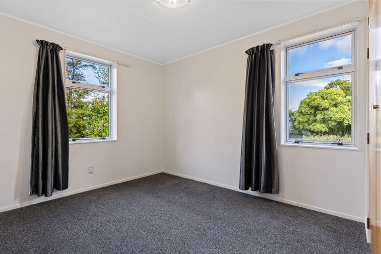 Photo of property in 23 Kereru Street, Two Mile Bay, Taupo, 3330