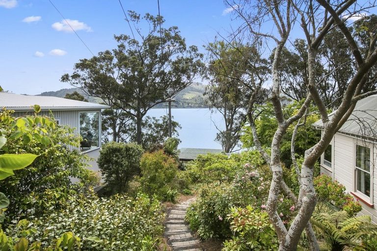 Photo of property in 27 Marine Parade, Macandrew Bay, Dunedin, 9014