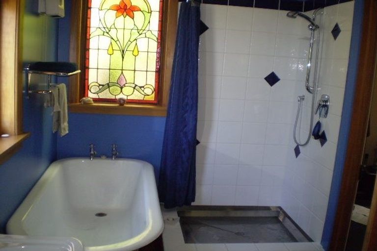 Photo of property in 23 Hawkhurst Road, Lyttelton, 8082