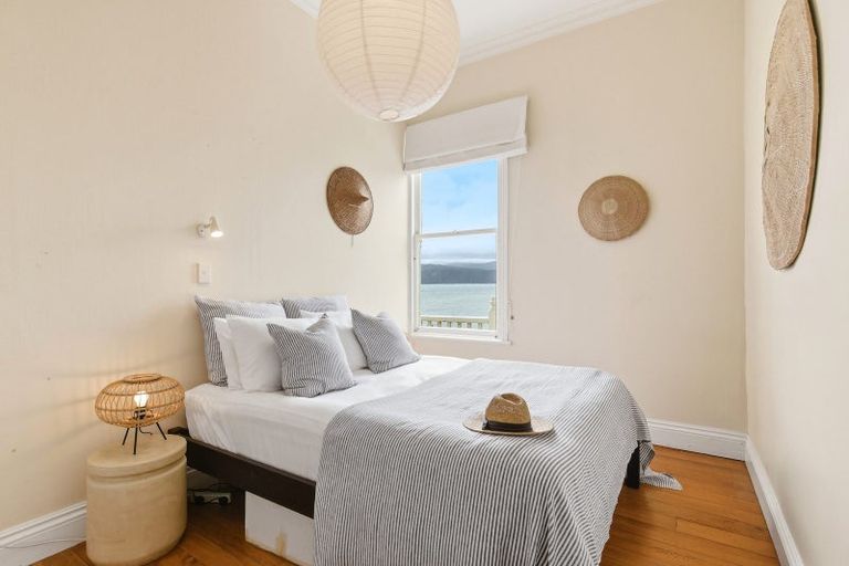 Photo of property in 427 Karaka Bay Road, Karaka Bays, Wellington, 6022