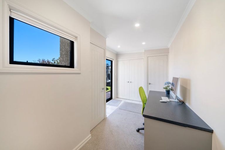 Photo of property in 8 Hargest Crescent, Saint Kilda, Dunedin, 9012