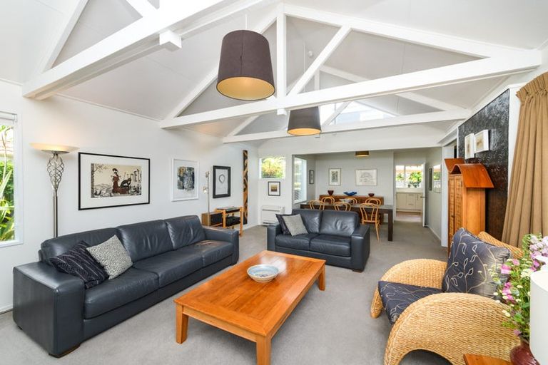 Photo of property in 26 Manapouri Crescent, Hokowhitu, Palmerston North, 4410