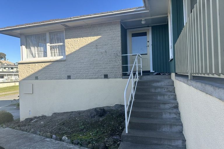 Photo of property in 16 Clyde Carr Crescent, Waimataitai, Timaru, 7910