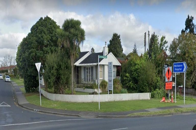 Photo of property in 34 Lincoln Road, Henderson, Auckland, 0610