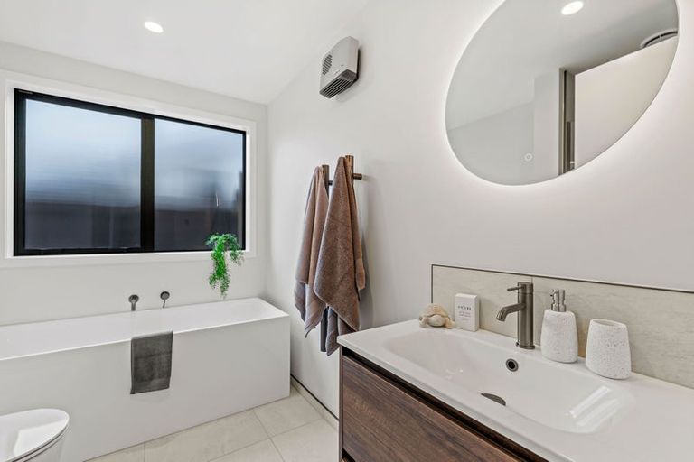 Photo of property in 2/123 Kennedys Bush Road, Halswell, Christchurch, 8025
