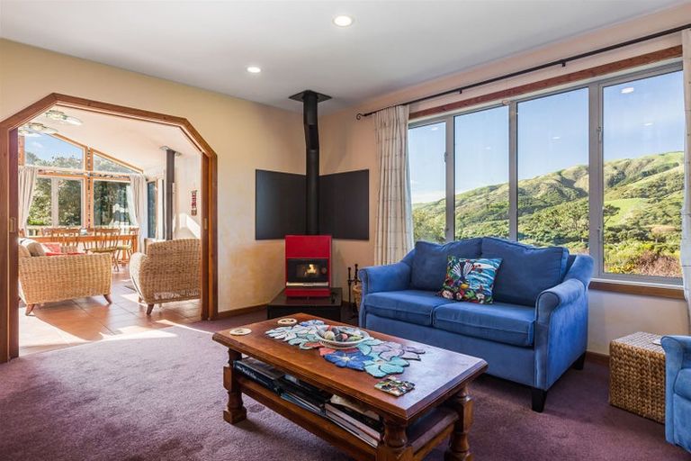 Photo of property in 76 Sea Vista Drive, Pukerua Bay, 5026