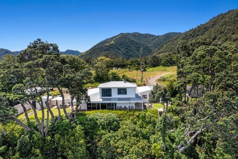 Photo of property in 8377 State Highway 35, Whanarua Bay, Te Kaha, 3199