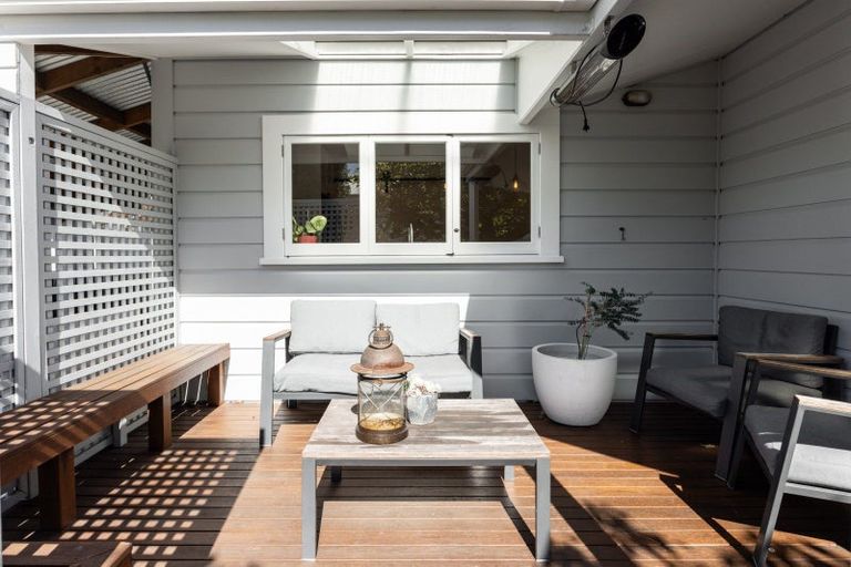 Photo of property in 127 Vigor Brown Street, Napier South, Napier, 4110