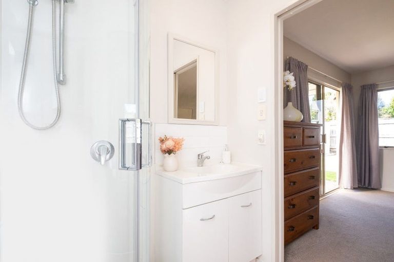 Photo of property in 20 Arataki Road, Havelock North, 4130