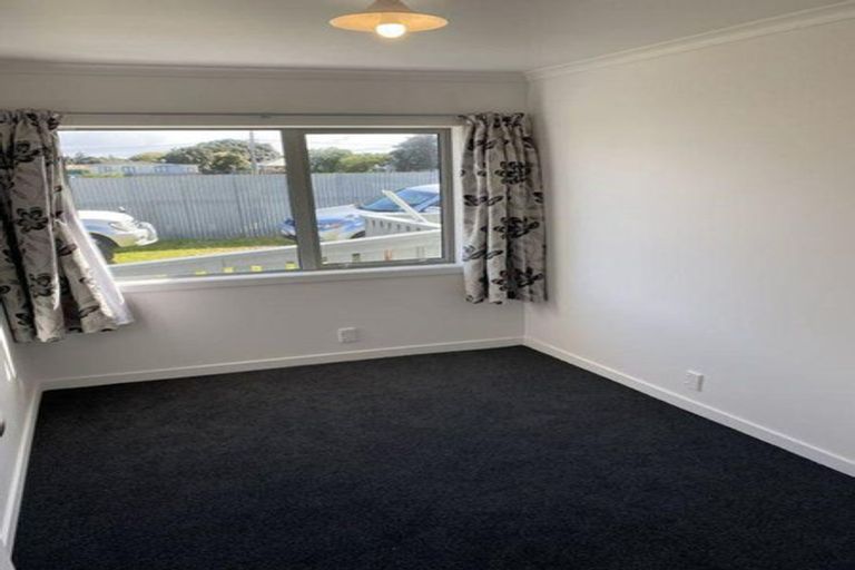 Photo of property in 10 Cornfoot Street, Castlecliff, Whanganui, 4501