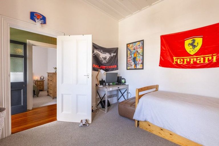 Photo of property in 43 Havelock Road, Hospital Hill, Napier, 4110