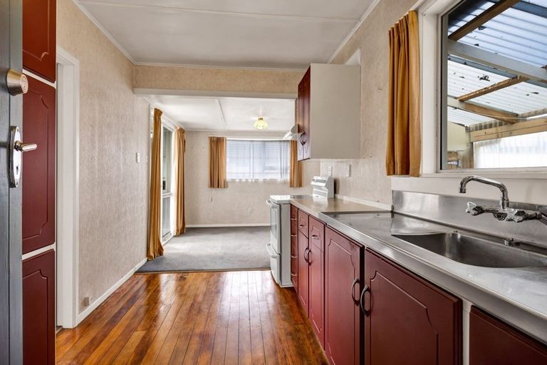 Photo of property in 1 Falstaff Street, Stratford, 4332