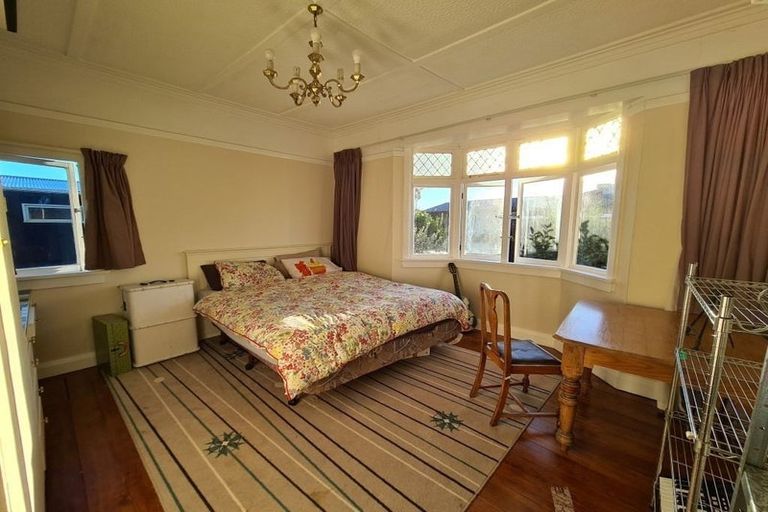 Photo of property in 49 Huatoki Street, Vogeltown, New Plymouth, 4310